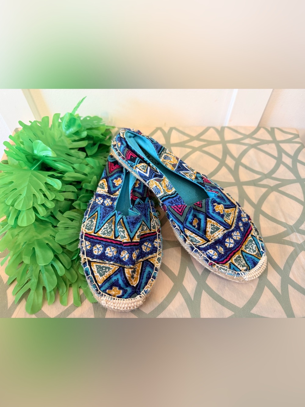 4/$25‎ • Bamboo Abstract Graphic Print Espadrille Slip Ons